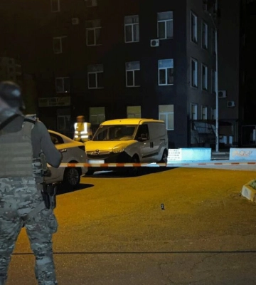 У Києві поліцейські затримали зловмисника, який на Троєщині підірвав гранату. ФОТО
