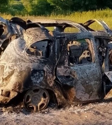 &quot;Выгорело дотла&quot;: россияне атаковали FPV-дроном полицейское авто на Сумщине 