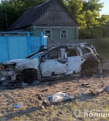 Російський дрон атакував авто поліцейських на Сумщині