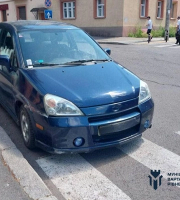 Муніципали оштрафували водіїв, які паркувалися з порушеннями у Рівному