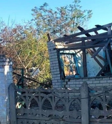На Херсонщині росіяни поцілили по багатоповерхівці та магазину – в ОВА розповіли про загиблих і поранених