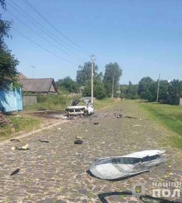 Ворог атакував дроном автомобіль поліцейських: є поранений