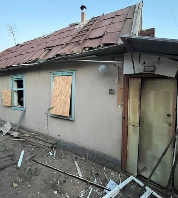 На Дніпропетровщині окупанти кілька разів обстріляли область, спричинивши пожежу та пошкодження будинків