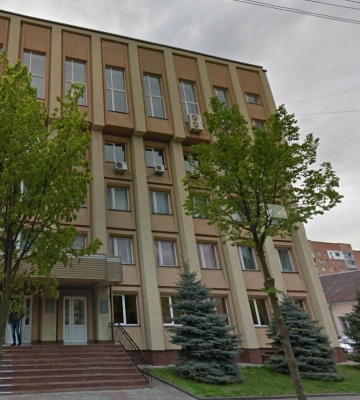 Прокурори просять землю. Під п’ятиповерхівкою у Рівному на вулиці 16 Липня