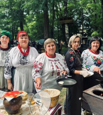 На благодійній ярмарці до Дня міста у Костополі зібрали гроші для ЗСУ