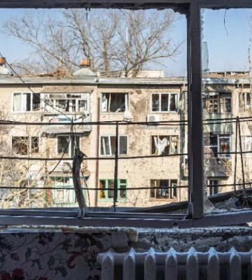 Російські війська вдарили по Дніпровському району Херсона. Поранений чоловік