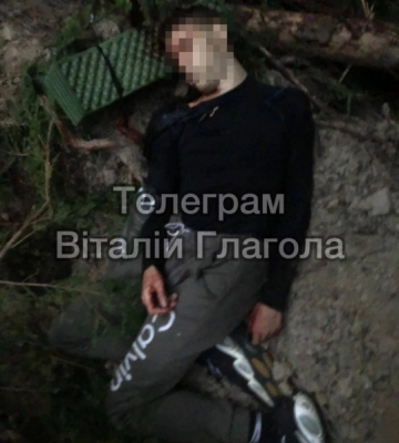 На границе с Румынией мужчины напали на пограничника: тот открыл огонь, один нападавший умер