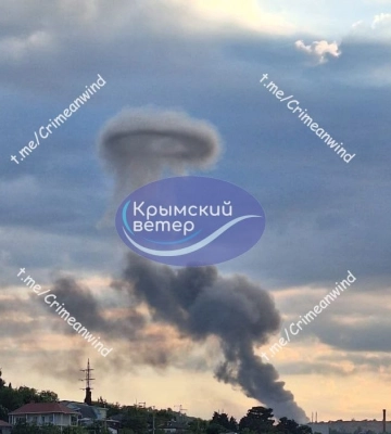 В окупованому Севастополі повідомляють про вибухи. Місцеві пабліки показали фото і відео наслідків «прильоту»