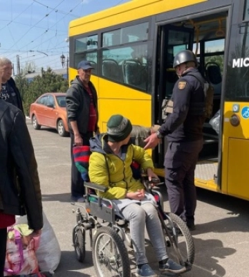 Рятувальники за тиждень допомогли евакуюватися понад 500 цивільним на Донеччині