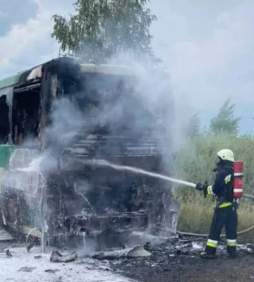 На Львівщині загорівся автобус з дітьми
