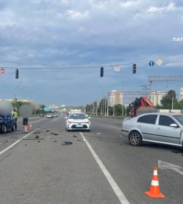 У Києві на одній з вулиць на місяць обмежать рух транспорту