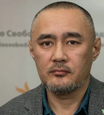 Умер казахский оппозиционный журналист Садыков, в которого стреляли в Киеве