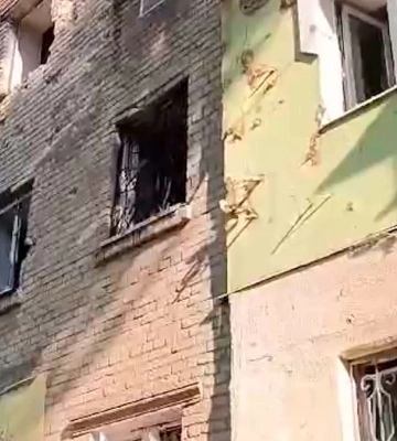 Російські військові ударили по Херсону: постраждав чоловік
