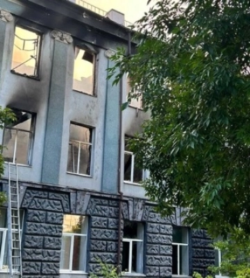 Російські окупанти обстріляли Антонівку:  Херсонська ОВА показала наслідки