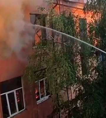 У Херсоні рятувальники потрапили під повторний обстріл