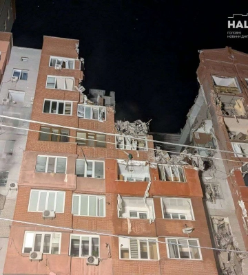 У Дніпрі під завалами понівеченого будинку знайдено тіло жінки