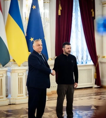 Орбан підтвердив візит до Київ: показав фото із Зеленським