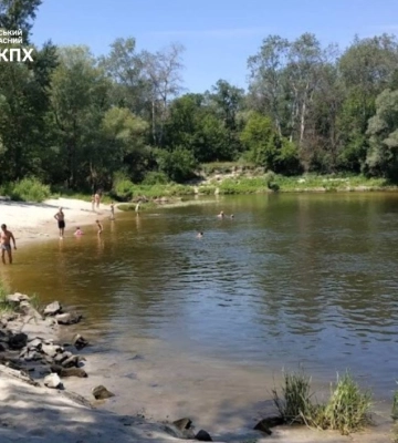 Вода у зонах відпочинку річки Псел, озера Чеха та Блакитних озер відповідає санітарним нормам