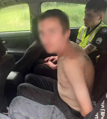 Поліцейські знайшли чоловіка, який вчора у Львові викрав «Мерседес» - ФОТО