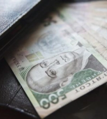 Кабмін пропонує заморозити мінімальну зарплату та прожитковий мінімум