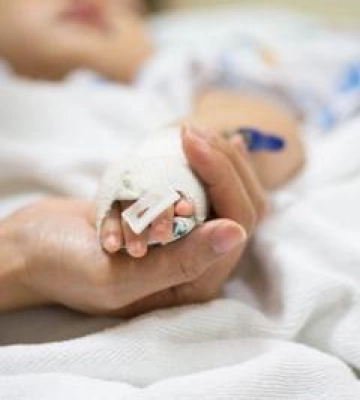 До медзакладу Полтави доставили немовля з тілесними ушкодженнями