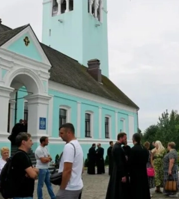 У Володимирі в «московських» попів закінчився договір оренди Успенського собору, але з&#039;їжджати вони не поспішають