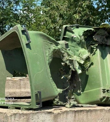 Спалюють та відкривають кришки: у Дніпрі за два роки знищили понад 4 тисячі сміттєвих баків