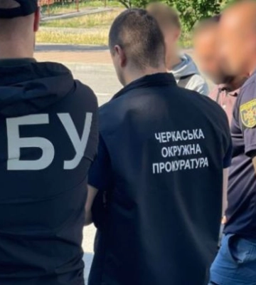 Обіцяв працевлаштувати ухилянта водієм в системі ДСНС, щоб отримати «бронь»: викрили схему
