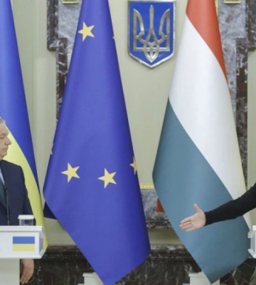 Сусід, миротворець, переговорник... Хто наразі містер Орбан?