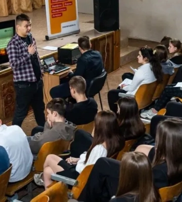 На ТОТ Луганщини посилюють "патріотичне виховання" молоді, яка не сприймає режим рф із захопленням - ОВА