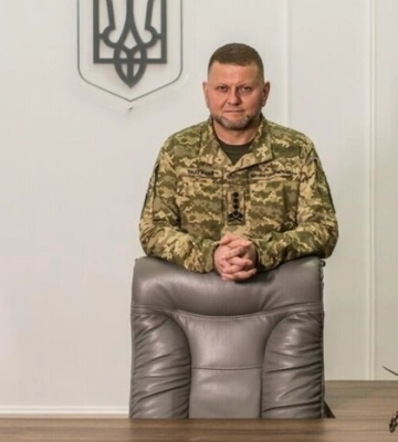 У Луцьку продають побачення із Залужним