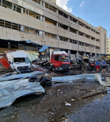 В автопарк «Новой почты» попал КАБ в Харькове: уже девять пострадавших (видео)