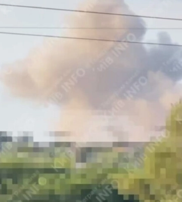Уламки ракети впали на житловий будинок в Оболонському районі Києва