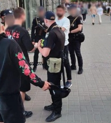 Учасники бійки на Хрещатику на День Києва потрапили під суд
