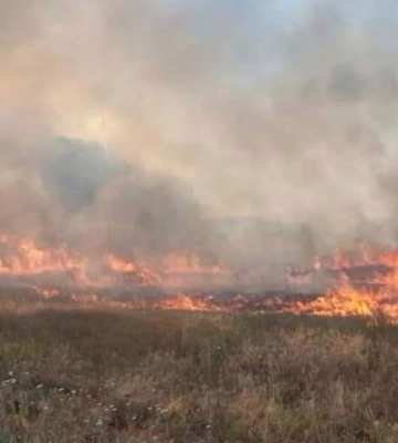 На Херсонщині рятувальники ліквідували 14 пожеж, які зайнялись через обстріли РФ