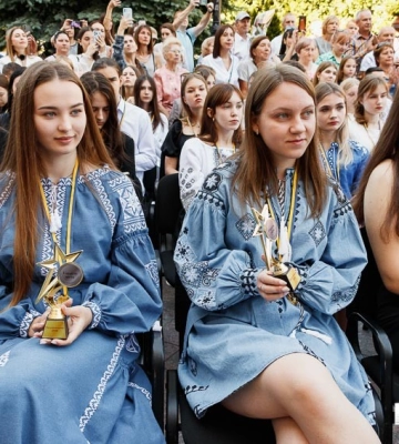 На Кіровоградщині «золоті» медалі отримав 371 випускник