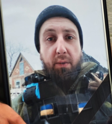Назавжди – 39: на Волині провели в останню дорогу воїна Дмитра Романовського