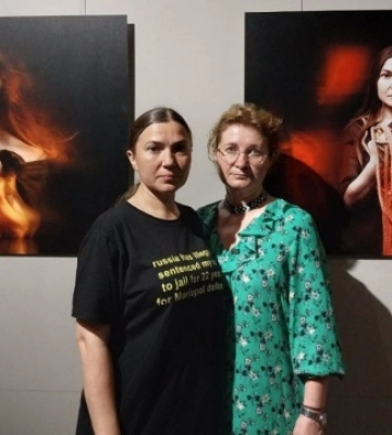 Фотовиставка «Не мовчи. Полон вбиває» відкрилася у київській картинній галереї