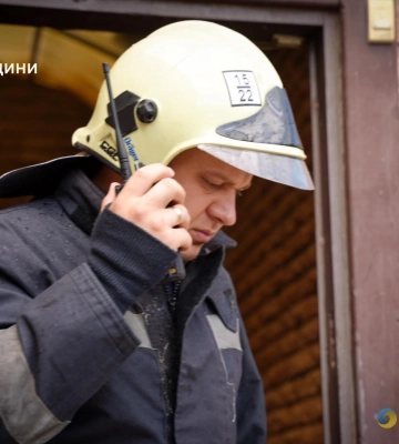 Під Одесою горів магазин (фото, відео)