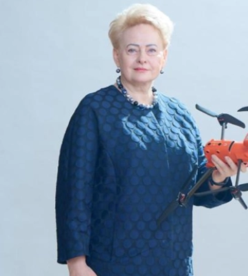 В Литве волонтеры и Грибаускайте собирают на дроны для Украины В Литве волонтеры и Грибаускайте собирают на дроны для Украины