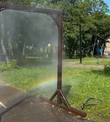 Київська влада встановлює рамки-розпилювачі води