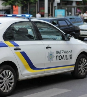 Київські патрульні допомогли врятувати чотиримісячну хвору дівчинку (ВІДЕО)