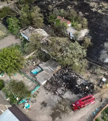 На Миколаївщині через пожежу сухої трави загорілись житлові будинки