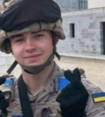 Загинув 20-річний військовий з Острога Олександр Максимюк