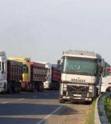 У Дніпрі тимчасово обмежили рух вантажного транспорту