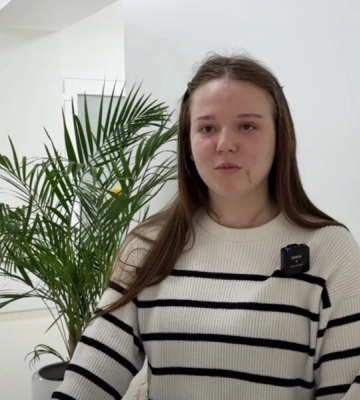 &quot;У меня нет глаза, я постоянно чувствую темноту&quot;. История тяжелораненой 19-летней Анны из Днепра в музее &quot;Голоса Мирных&quot; Фонда Рината&amp;hellip;