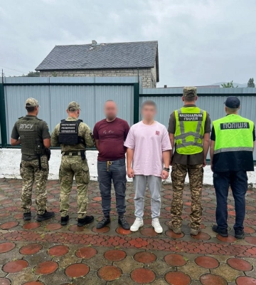 Двох псевдоблагодійників, які привласнювали кошти, зібрані на лікування дітей, затримали прикордонники на Закарпатті