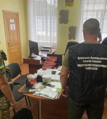 На Закарпатті затримали двох псевдоблагодійників, що привласнювали зібрані на лікування дітей кошти
