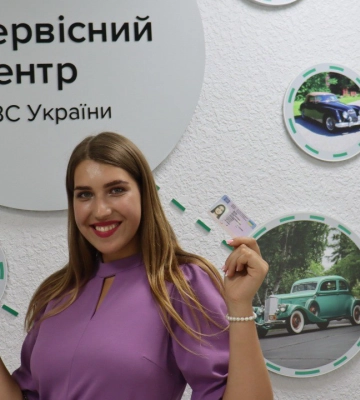 У Ковелі автомобіль застряг на залізничній колії 