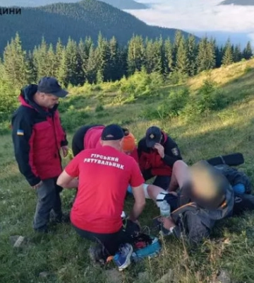 У Карпатах рятувальники допомогли травмованому туристу